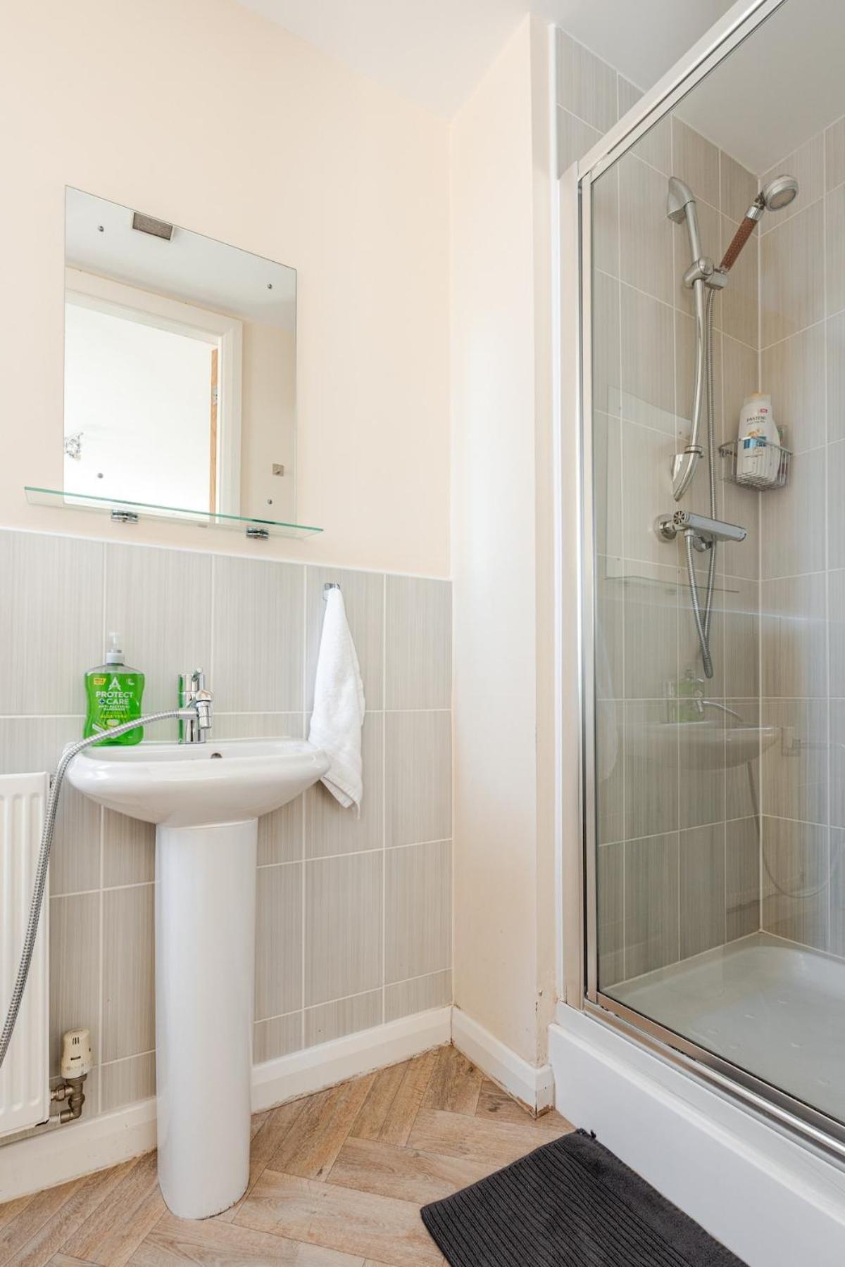 Comfortable 3-Storey House With Free Car Parking Manchester Esterno foto