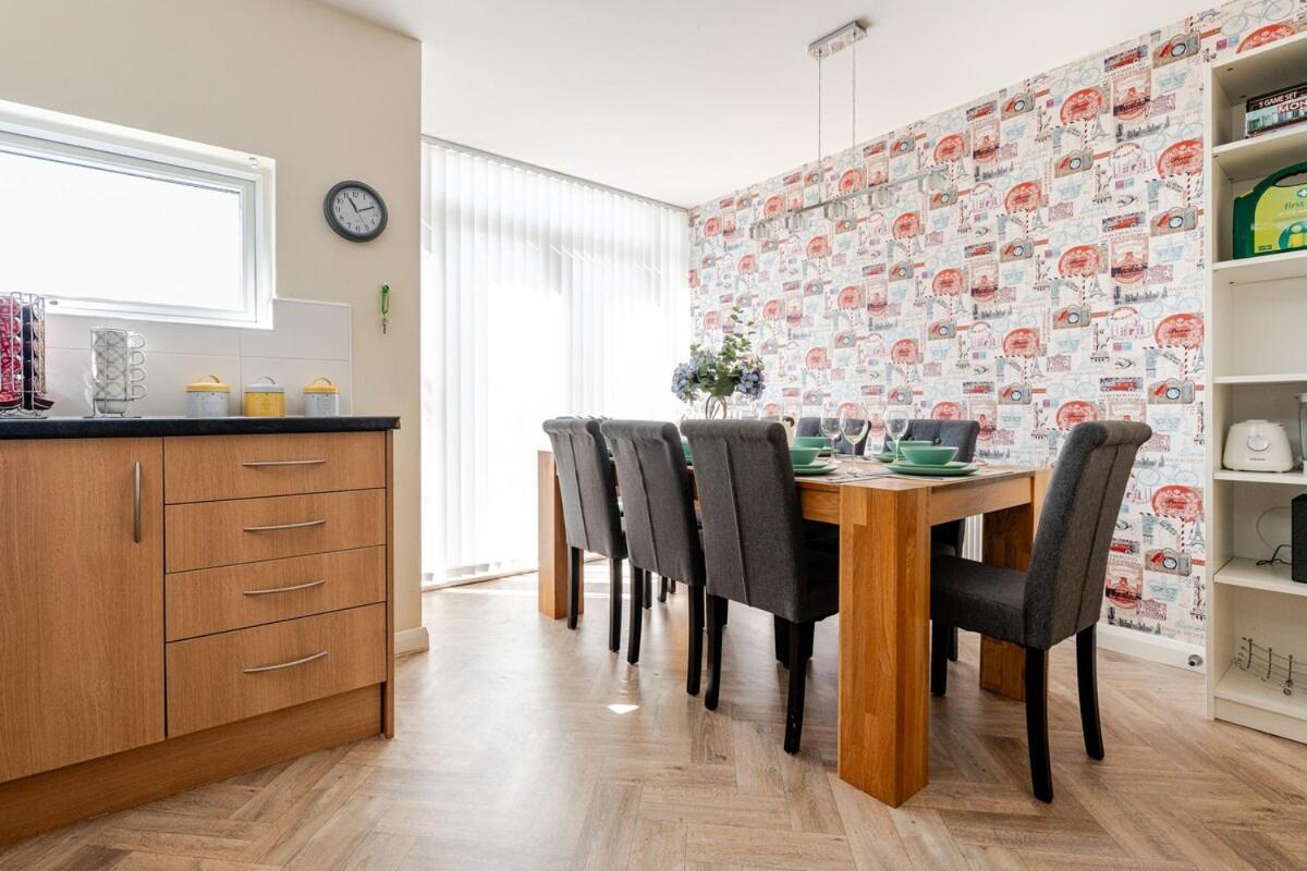 Comfortable 3-Storey House With Free Car Parking Manchester Esterno foto