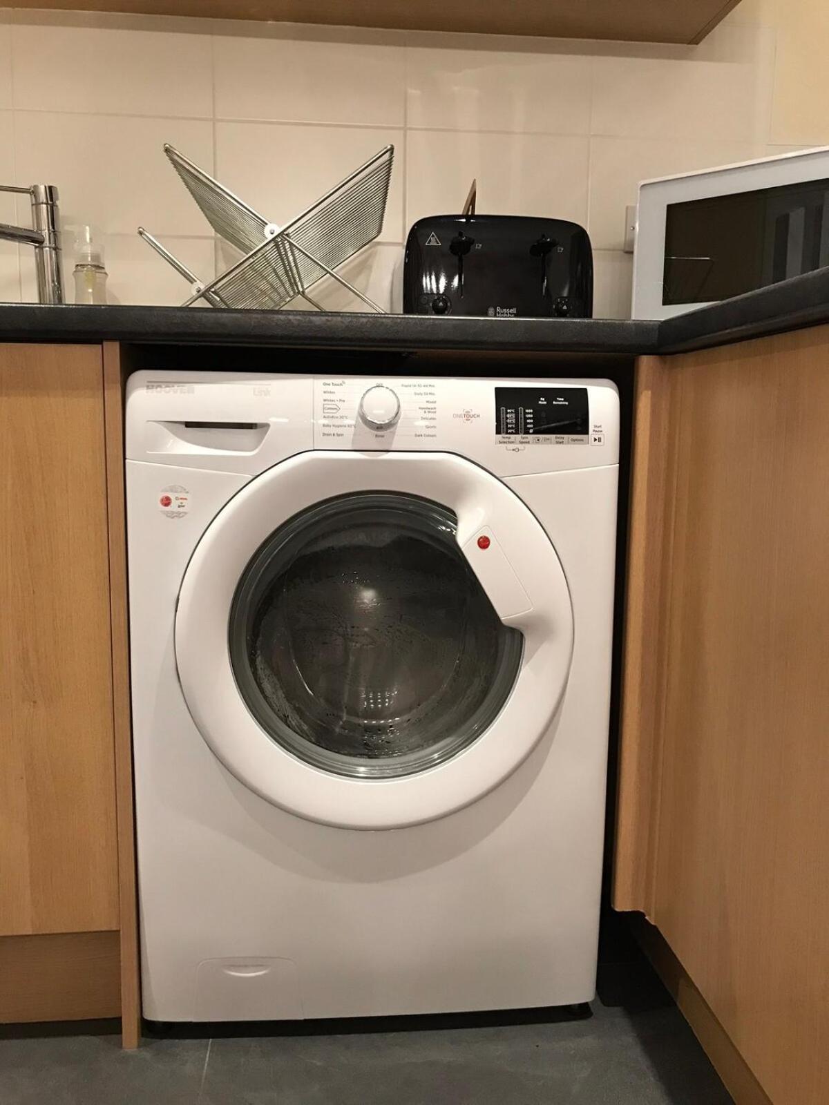 Comfortable 3-Storey House With Free Car Parking Manchester Esterno foto